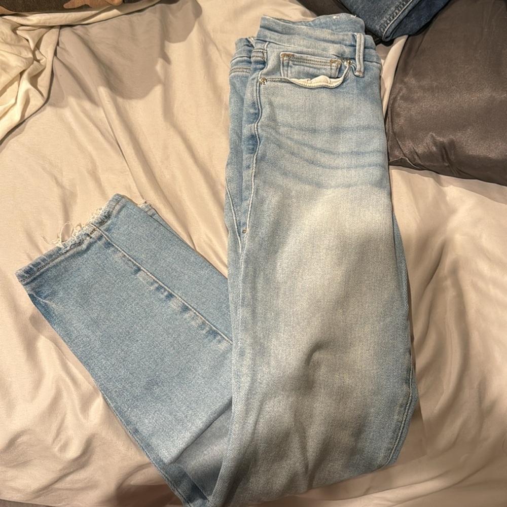 Good American Jeans - Picture 4 of 4